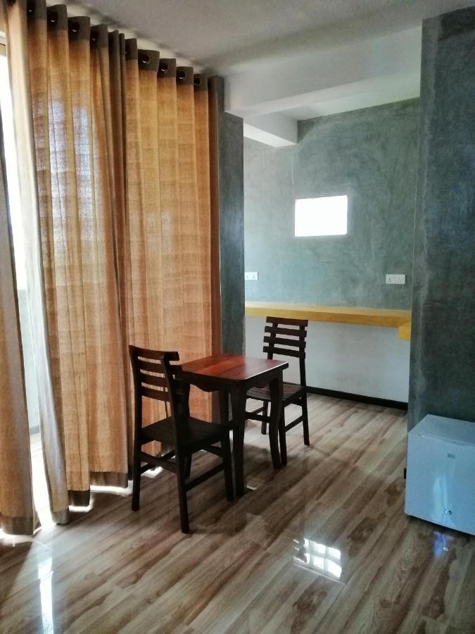 Thambili Beach Room Hikkaduwa Dış mekan fotoğraf