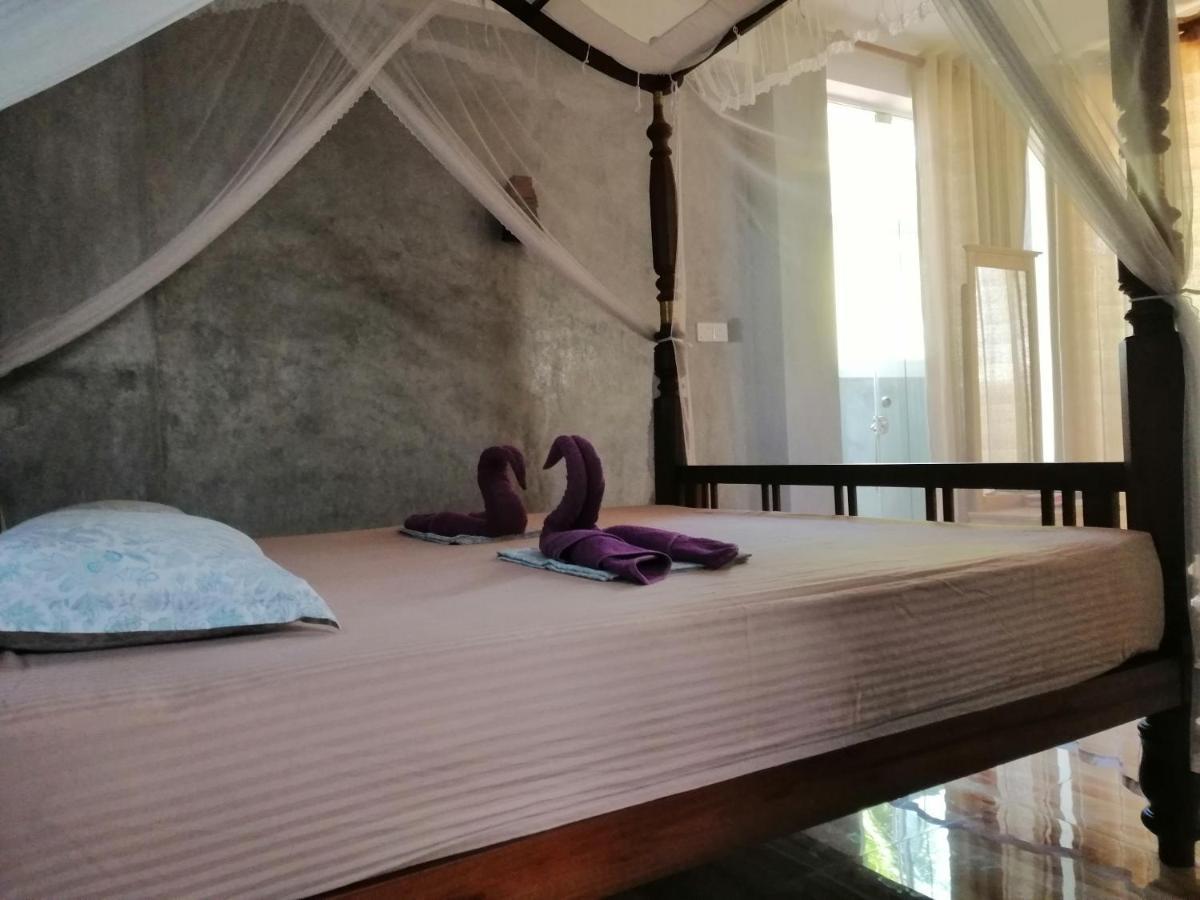 Thambili Beach Room Hikkaduwa Dış mekan fotoğraf